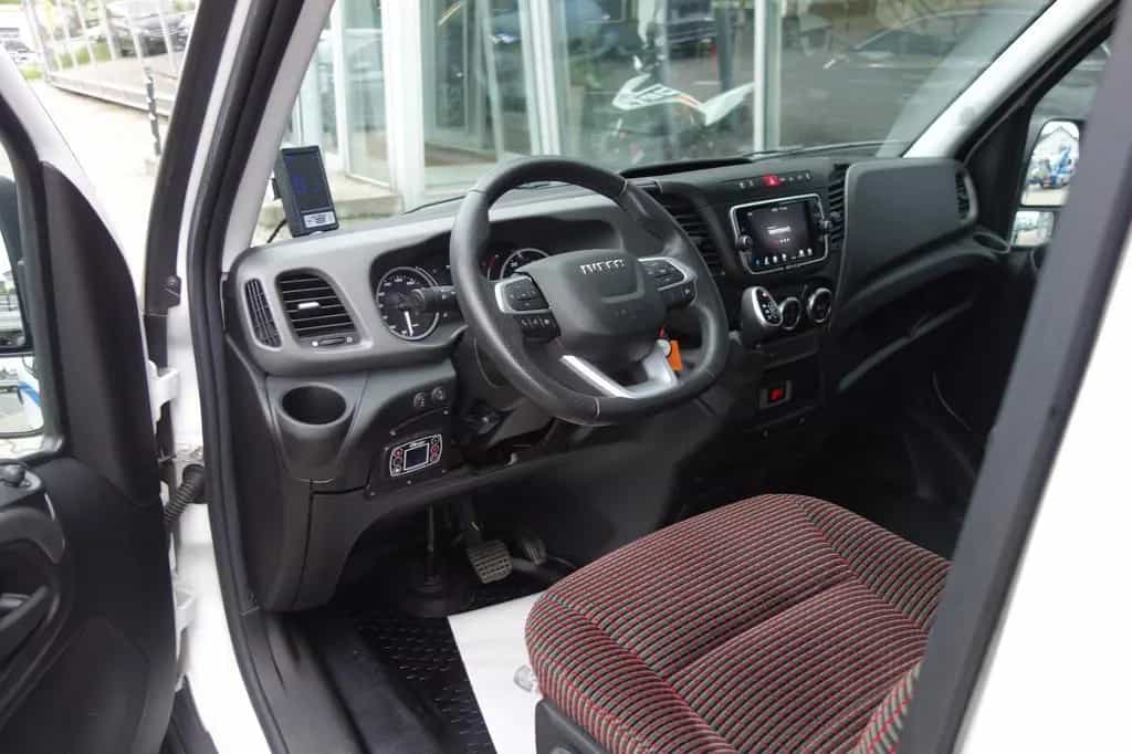 Iveco Other Daily 3.0 CNG BUS L2H2 eTÜR/LED/KAM/9-SITZER 07/2024-photo-6