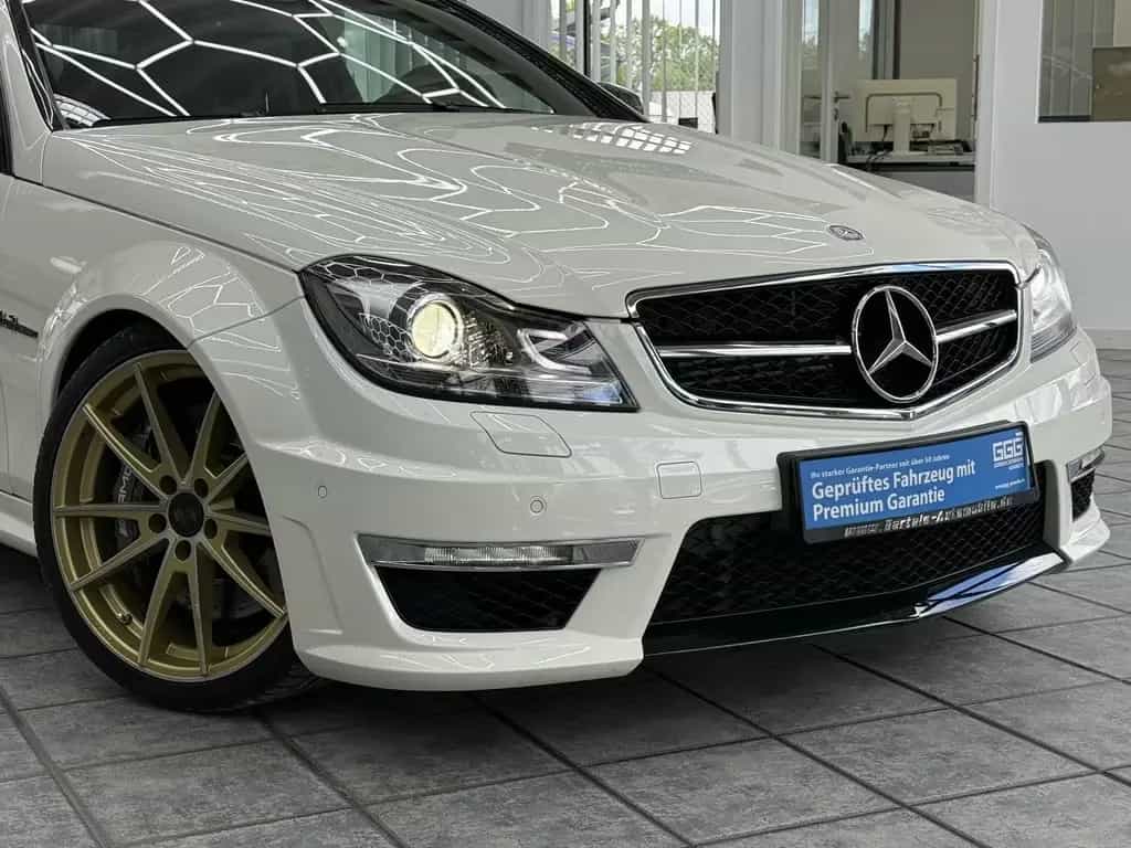 Mercedes-Benz C 63 AMG 6.3, Pano, Carbon Paket, Deutsch, H&K 01/2013-photo-1