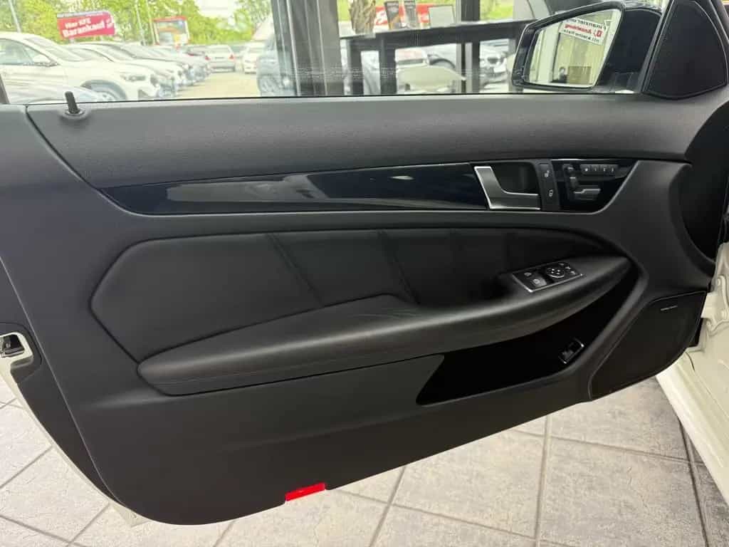 Mercedes-Benz C 63 AMG 6.3, Pano, Carbon Paket, Deutsch, H&K 01/2013-photo-20