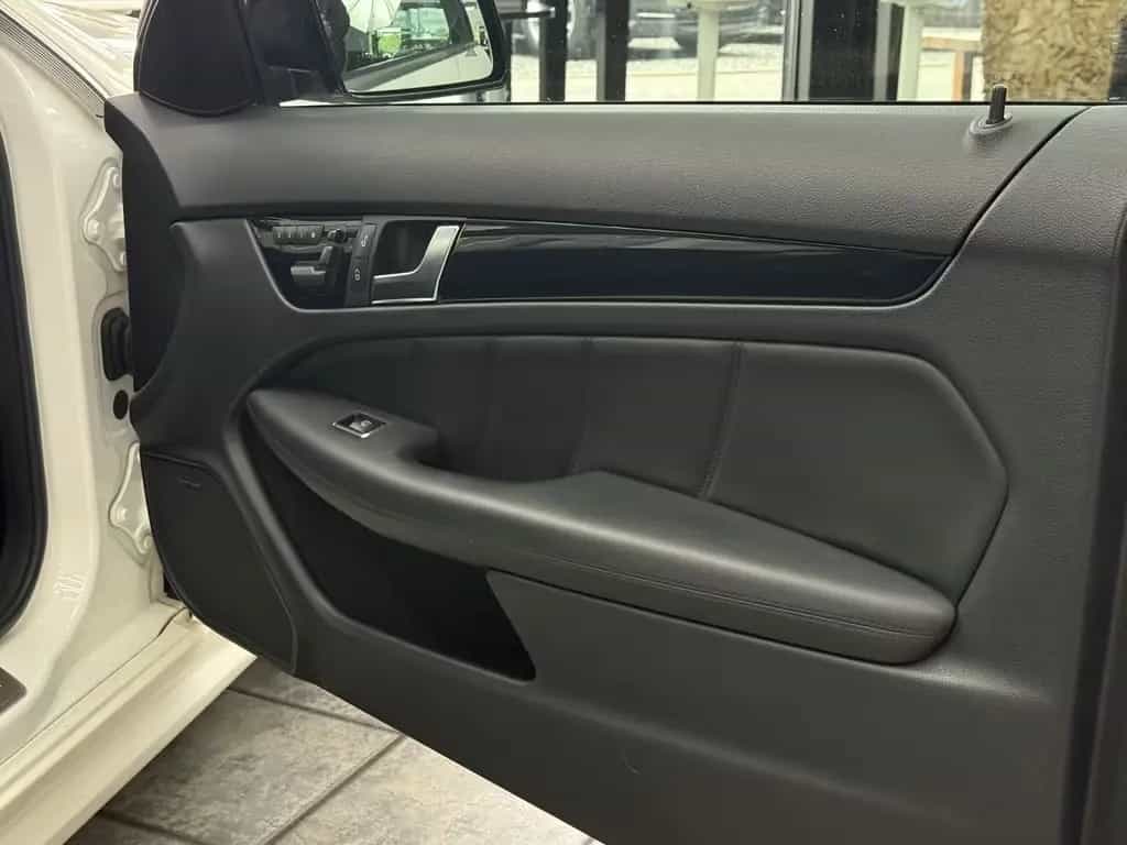 Mercedes-Benz C 63 AMG 6.3, Pano, Carbon Paket, Deutsch, H&K 01/2013-photo-40