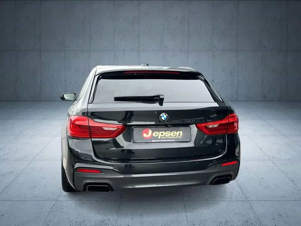 BMW M550 d xDrive Touring /AHK /PANO /DISPLAY-KEY 11/2019-photo-3