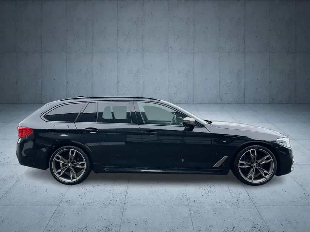 BMW M550 d xDrive Touring /AHK /PANO /DISPLAY-KEY 11/2019-photo-5