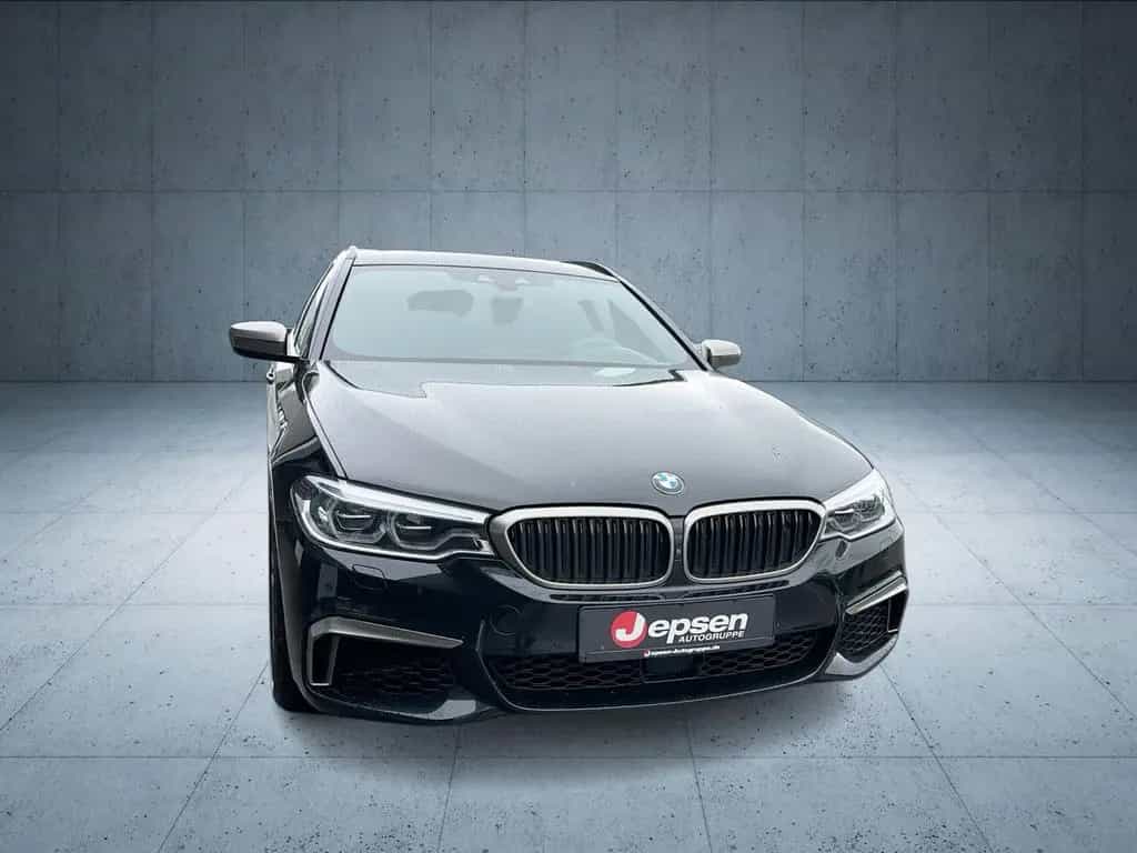 BMW M550 d xDrive Touring /AHK /PANO /DISPLAY-KEY 11/2019-photo-7