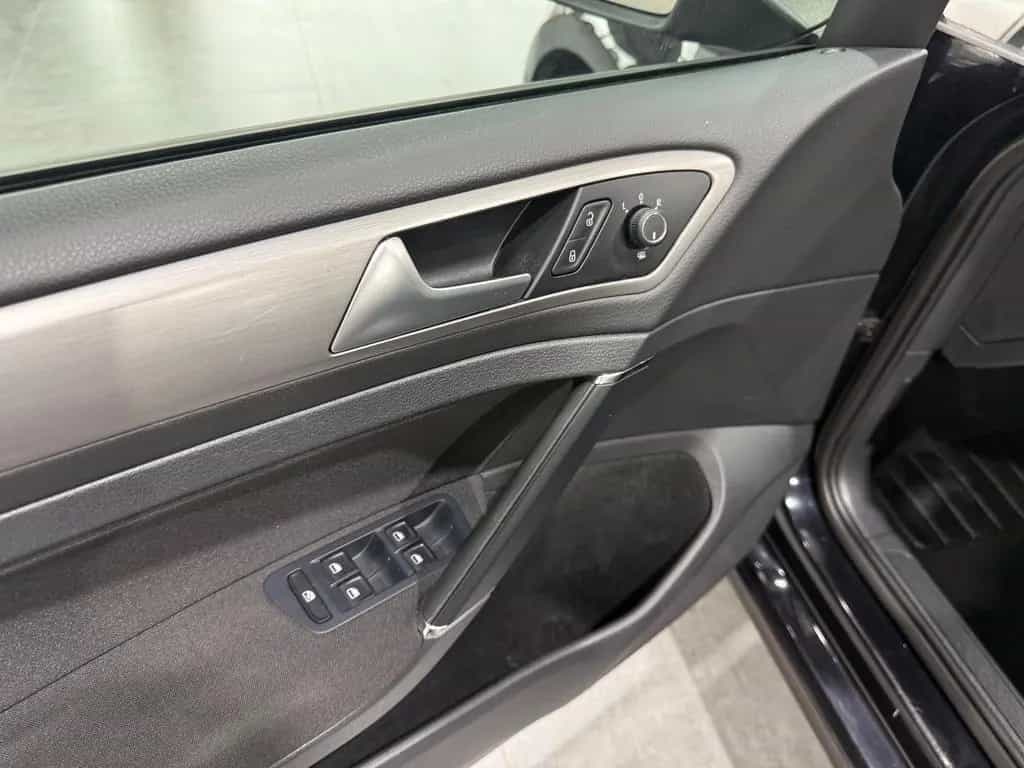 Volkswagen Golf 7 Kombi Comfortline*BI-Xenon*8 Fach*1.4 TSI 04/2015-photo-25