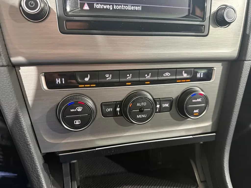 Volkswagen Golf 7 Kombi Comfortline*BI-Xenon*8 Fach*1.4 TSI 04/2015-photo-42
