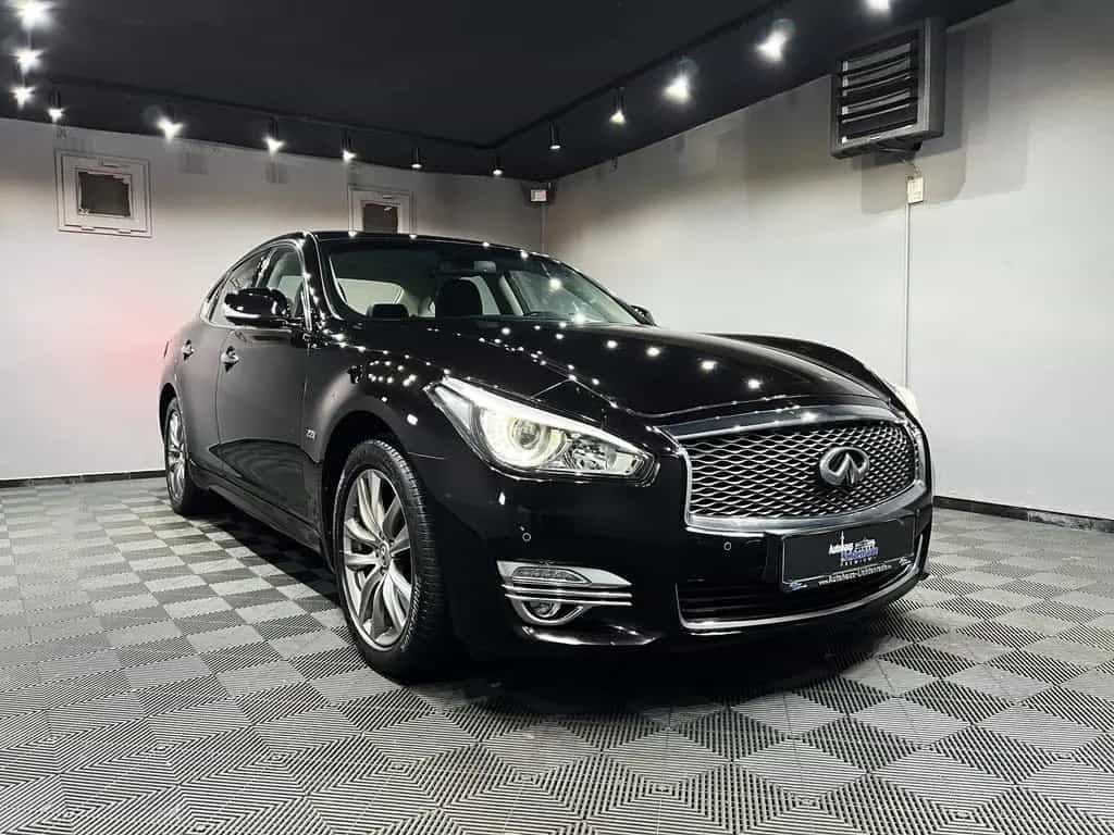 Infiniti Q70 2.2 D Premium|AUTOM|LEDER|LED|NAVI|R-CAM 03/2017-photo-1