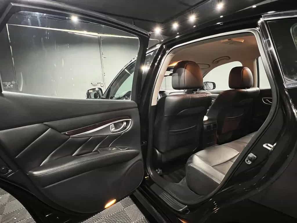 Infiniti Q70 2.2 D Premium|AUTOM|LEDER|LED|NAVI|R-CAM 03/2017-photo-10