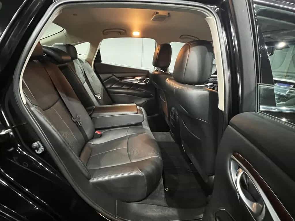 Infiniti Q70 2.2 D Premium|AUTOM|LEDER|LED|NAVI|R-CAM 03/2017-photo-12