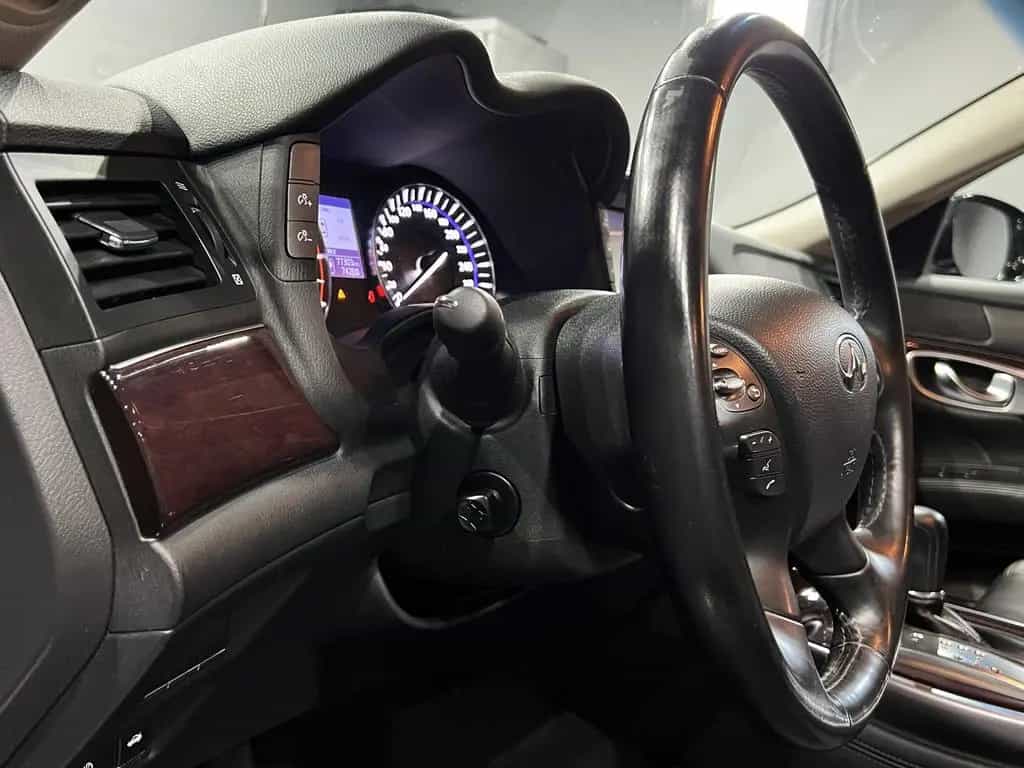 Infiniti Q70 2.2 D Premium|AUTOM|LEDER|LED|NAVI|R-CAM 03/2017-photo-18