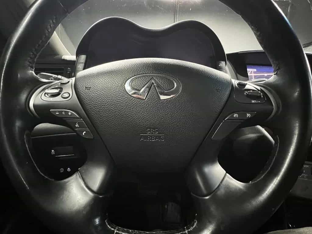 Infiniti Q70 2.2 D Premium|AUTOM|LEDER|LED|NAVI|R-CAM 03/2017-photo-19
