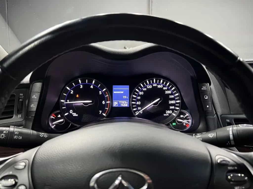 Infiniti Q70 2.2 D Premium|AUTOM|LEDER|LED|NAVI|R-CAM 03/2017-photo-20