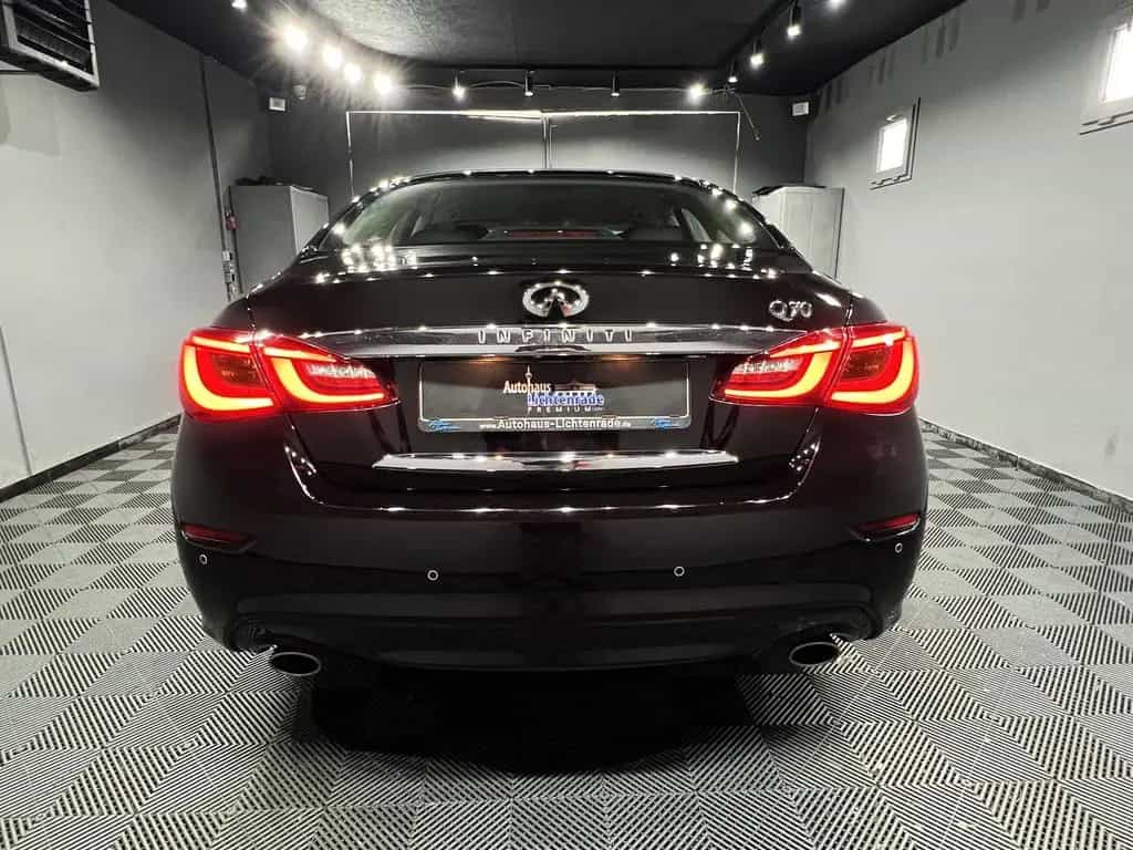 Infiniti Q70 2.2 D Premium|AUTOM|LEDER|LED|NAVI|R-CAM 03/2017-photo-6