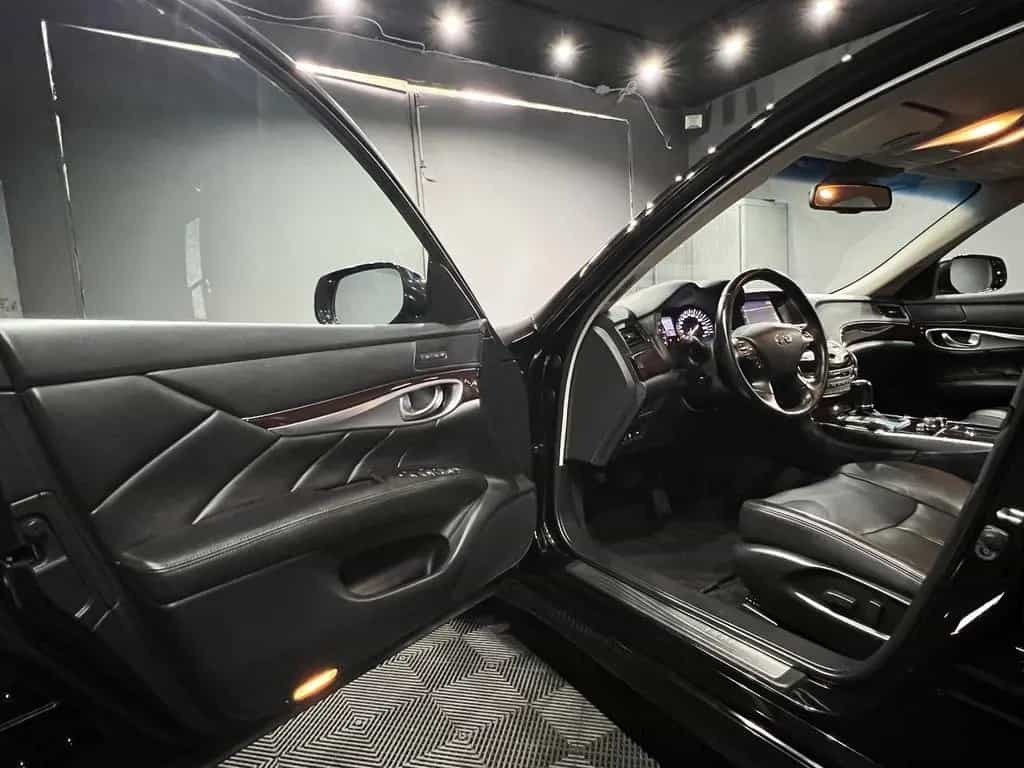 Infiniti Q70 2.2 D Premium|AUTOM|LEDER|LED|NAVI|R-CAM 03/2017-photo-8