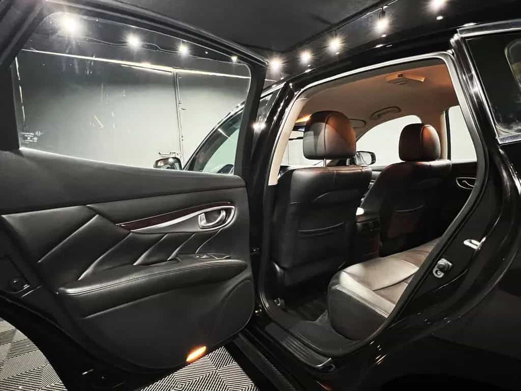 Infiniti Q70 2.2 D Premium|AUTOM|LEDER|LED|NAVI|R-CAM 03/2017-photo-9