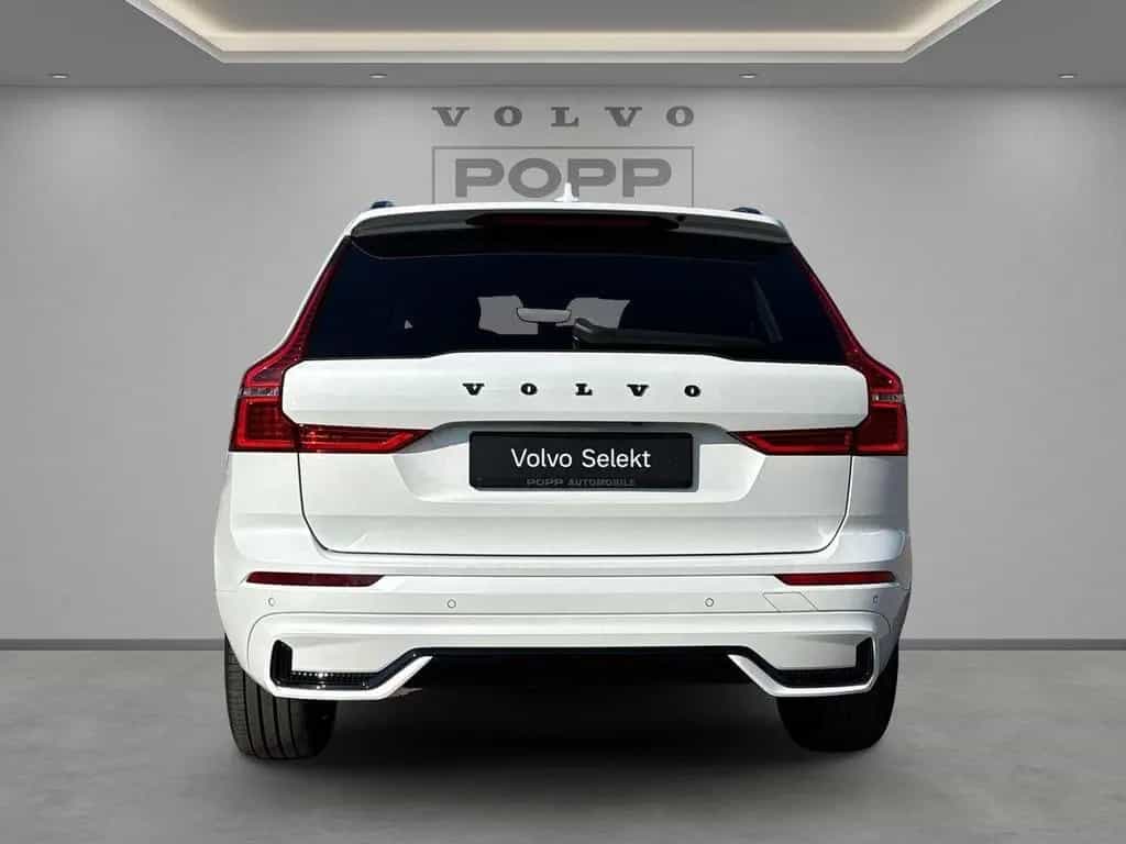 Volvo XC60 B4 FWD Plus Dark 4xSHZ AHK DAB+ LHZ STDHZ 02/2023-photo-4