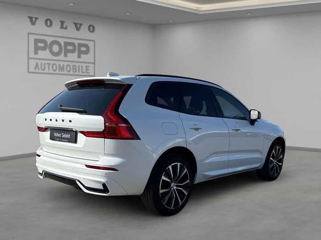 Volvo XC60 B4 FWD Plus Dark 4xSHZ AHK DAB+ LHZ STDHZ 02/2023-photo-5