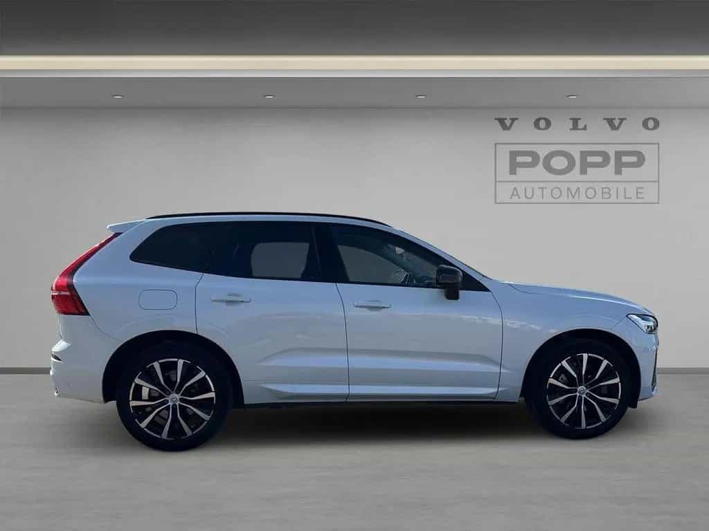 Volvo XC60 B4 FWD Plus Dark 4xSHZ AHK DAB+ LHZ STDHZ 02/2023-photo-6