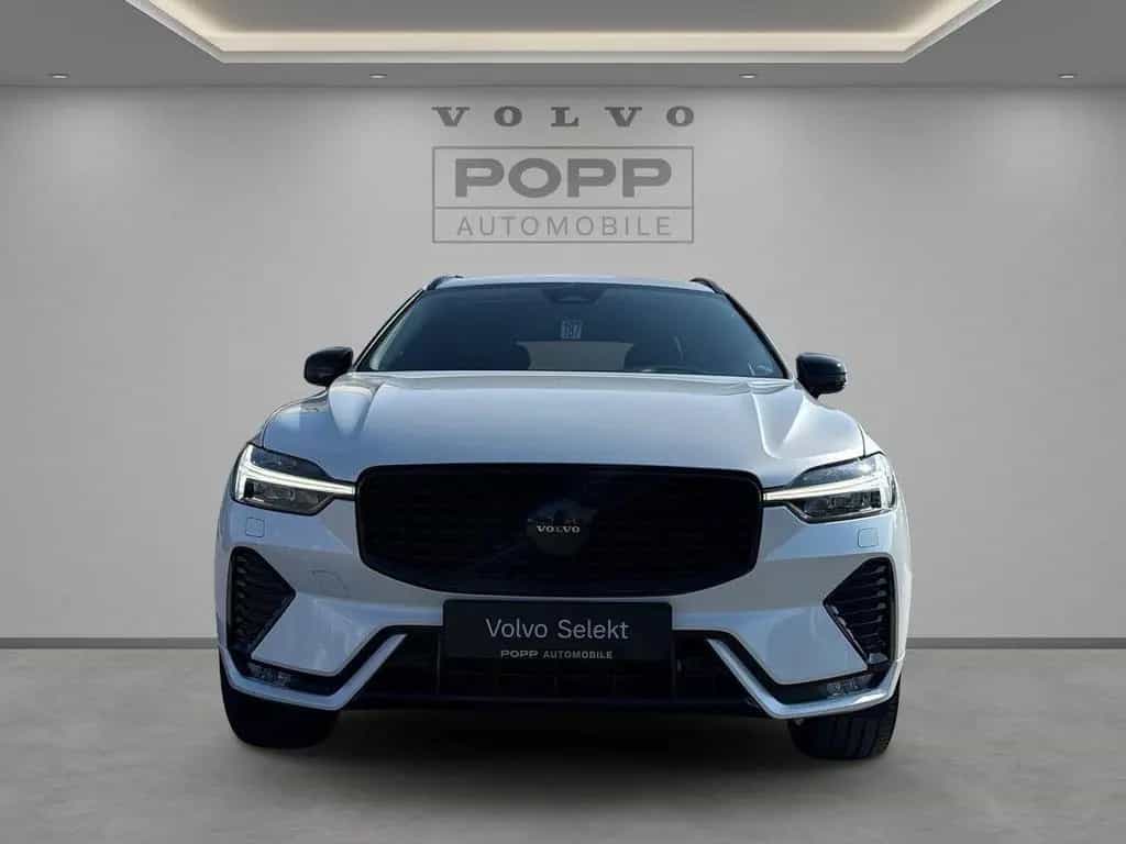 Volvo XC60 B4 FWD Plus Dark 4xSHZ AHK DAB+ LHZ STDHZ 02/2023-photo-8