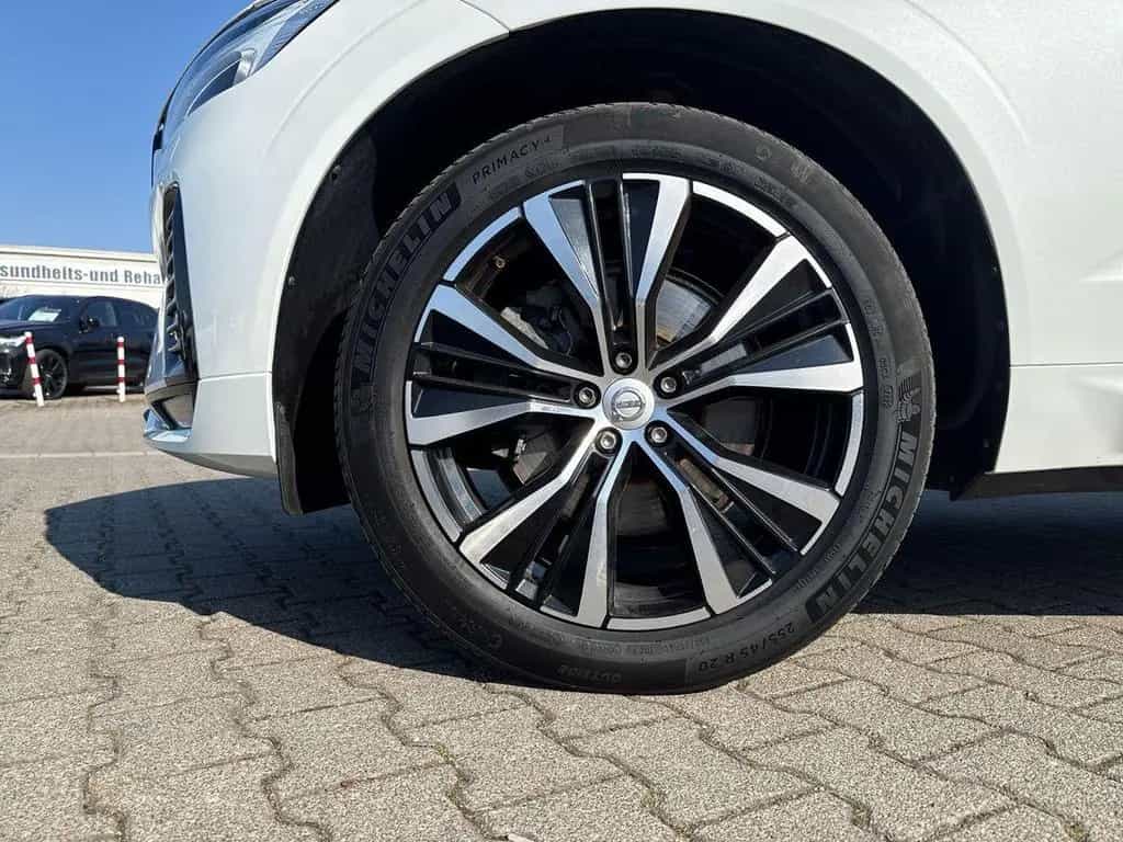 Volvo XC60 B4 FWD Plus Dark 4xSHZ AHK DAB+ LHZ STDHZ 02/2023-photo-9