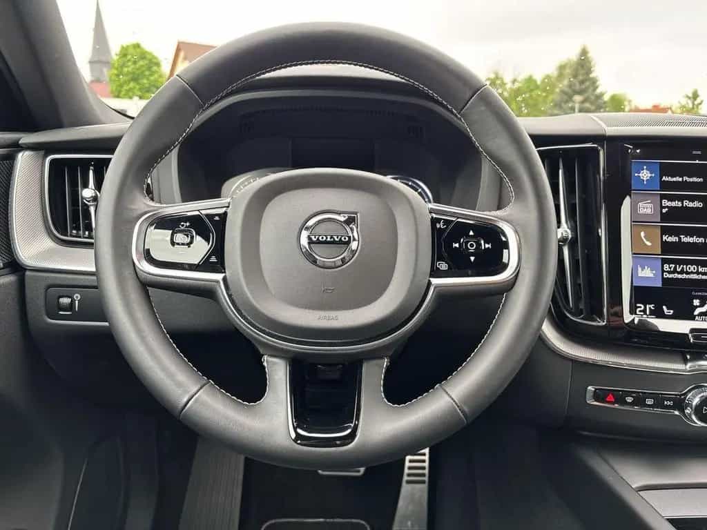 Volvo XC60 B5 AWD R Design 4xSHZ ACC CAM H/K LHZ STDHZ 10/2020-photo-9