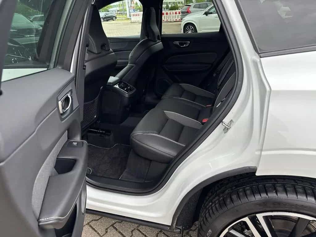 Volvo XC60 B5 AWD R Design 4xSHZ ACC CAM H/K LHZ STDHZ 10/2020-photo-12