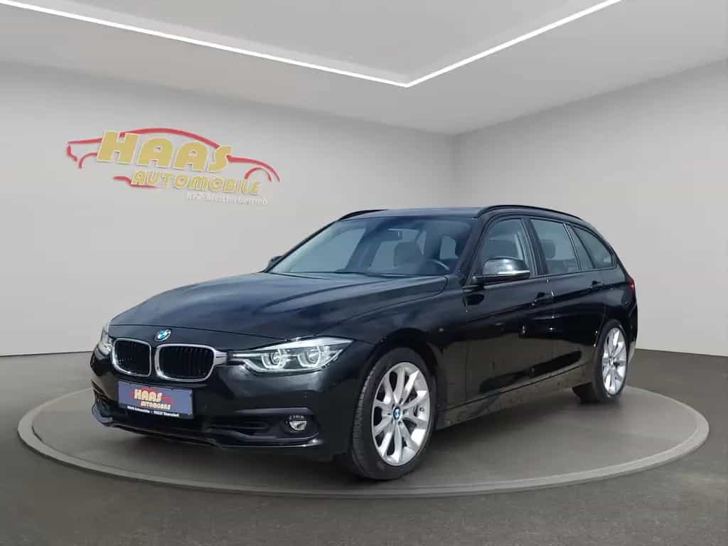 BMW 3 Series 320i Touring Advantage *LED*Panorama*Navi*AHK* 04/2018-photo-0