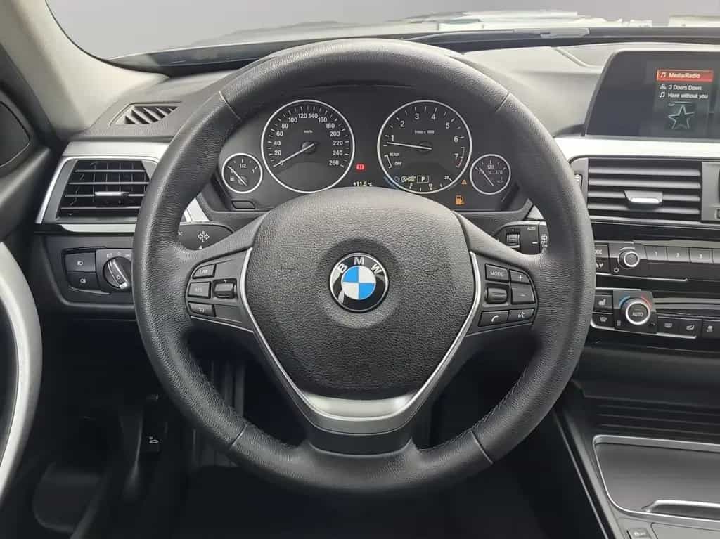 BMW 3 Series 320i Touring Advantage *LED*Panorama*Navi*AHK* 04/2018-photo-12