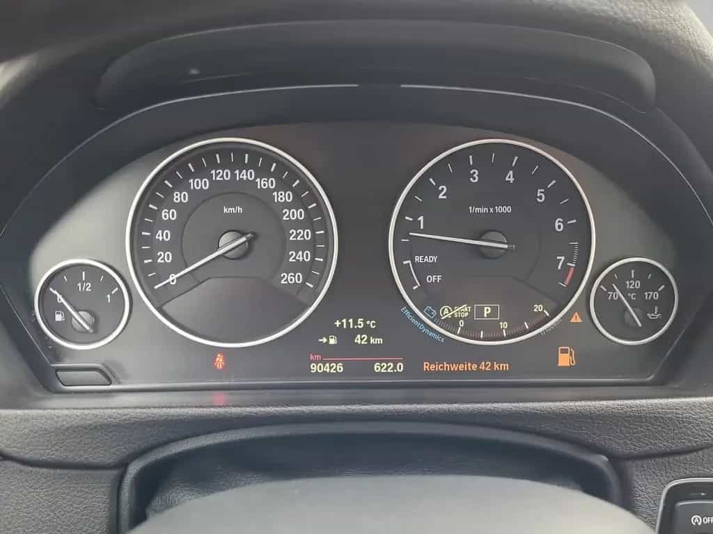 BMW 3 Series 320i Touring Advantage *LED*Panorama*Navi*AHK* 04/2018-photo-13