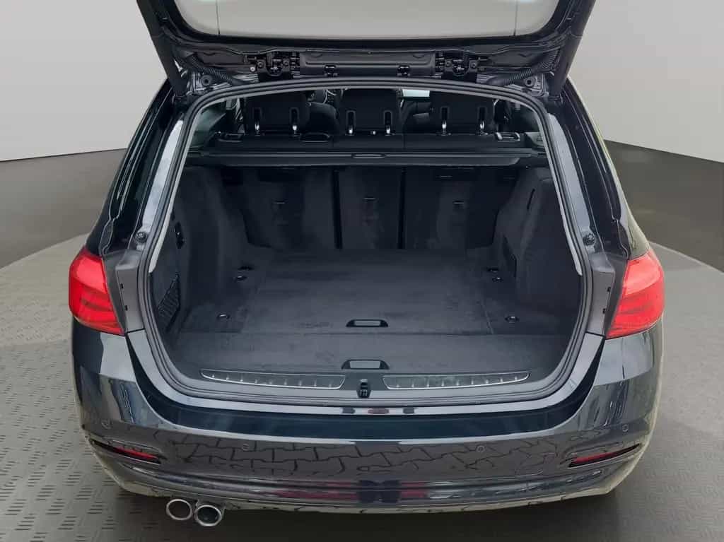 BMW 3 Series 320i Touring Advantage *LED*Panorama*Navi*AHK* 04/2018-photo-19