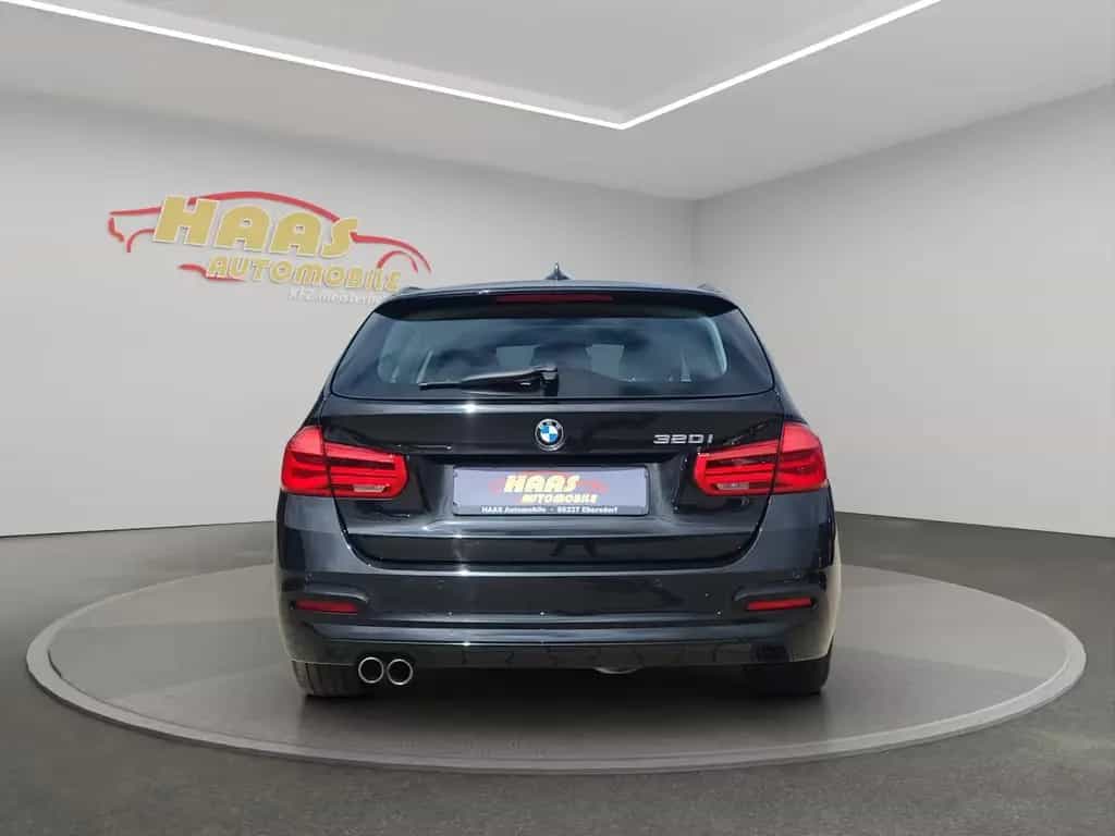 BMW 3 Series 320i Touring Advantage *LED*Panorama*Navi*AHK* 04/2018-photo-6