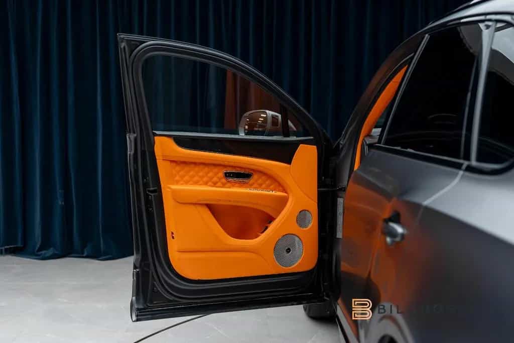 Bentley Bentayga 4.0 V8 First Edition Mulliner Blackline 01/2023-photo-14