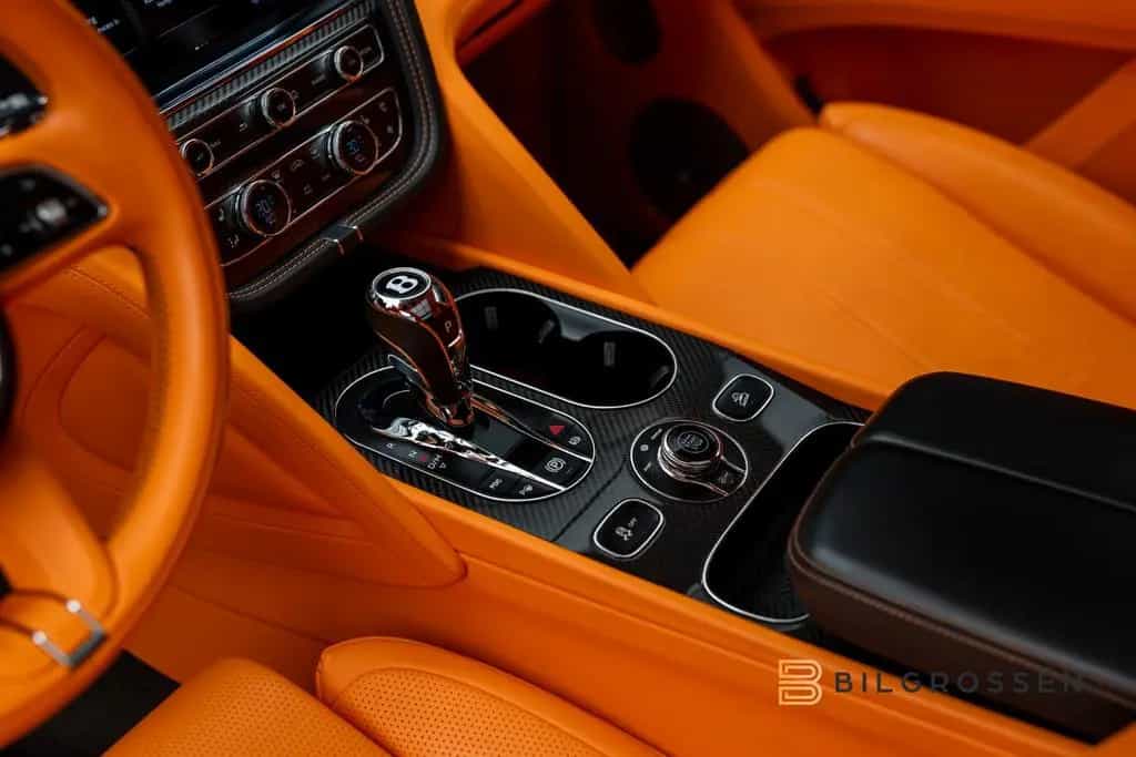 Bentley Bentayga 4.0 V8 First Edition Mulliner Blackline 01/2023-photo-24