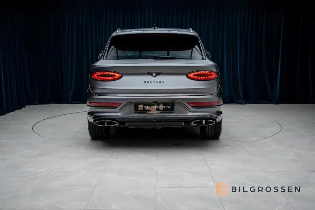 Bentley Bentayga 4.0 V8 First Edition Mulliner Blackline 01/2023-photo-3