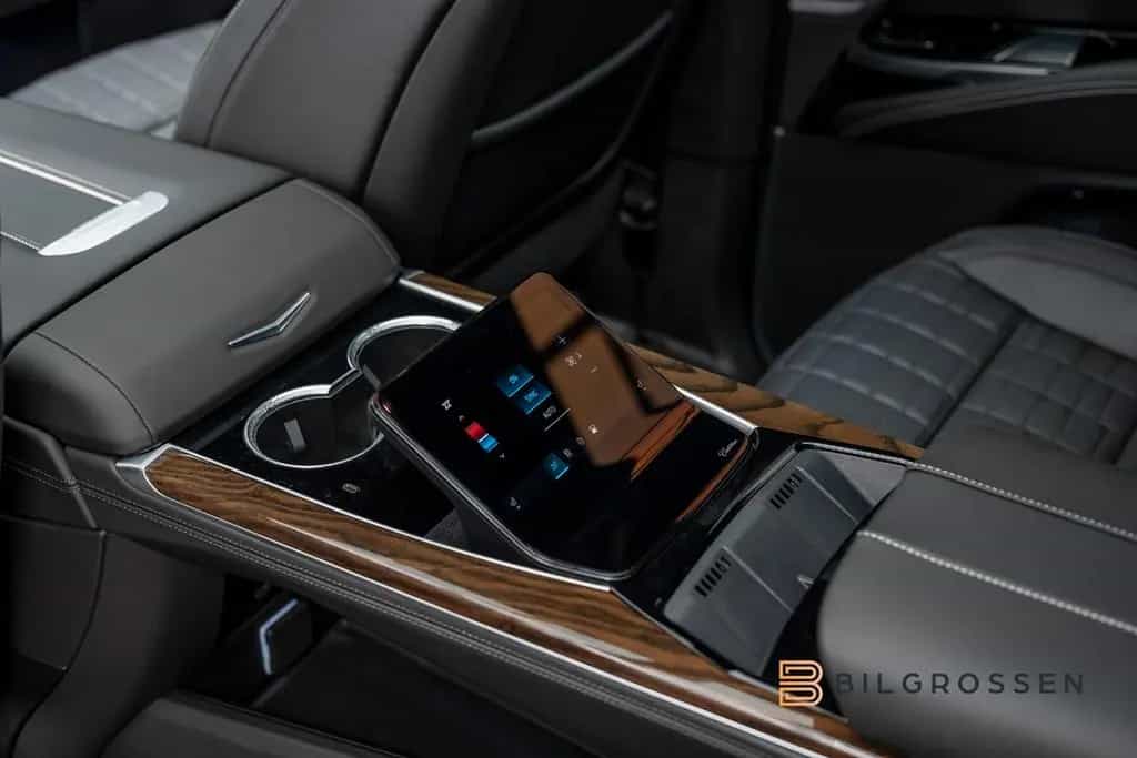 Cadillac Escalade Platinum Sport Exclusive Seats 24" MY26 null-photo-30