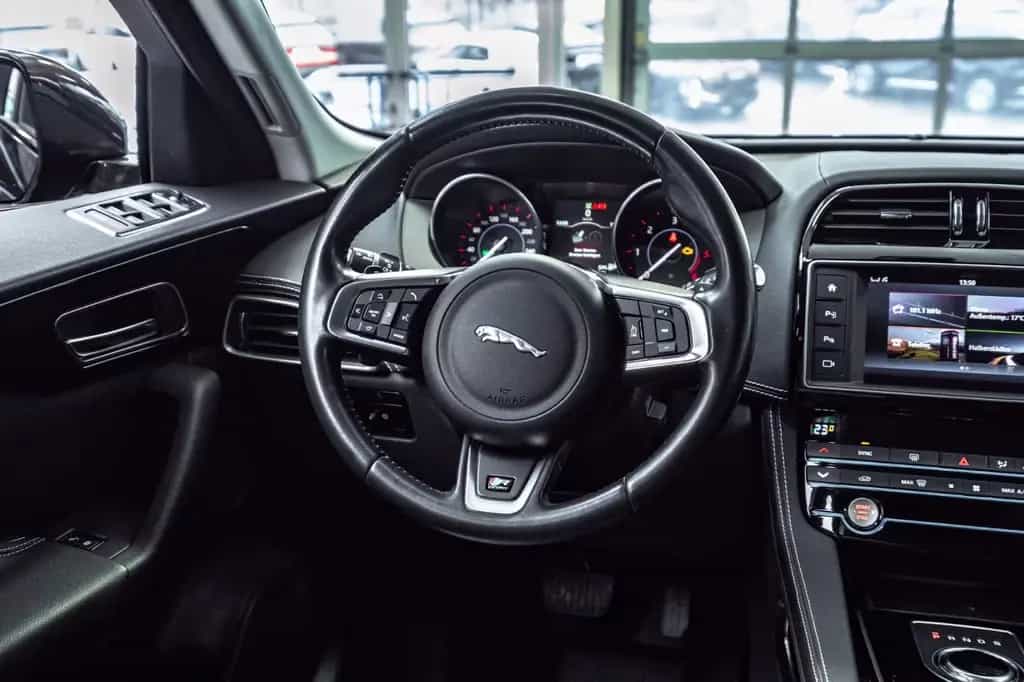 Jaguar F-Pace F-PACE R-Sport AWD 03/2017-photo-24