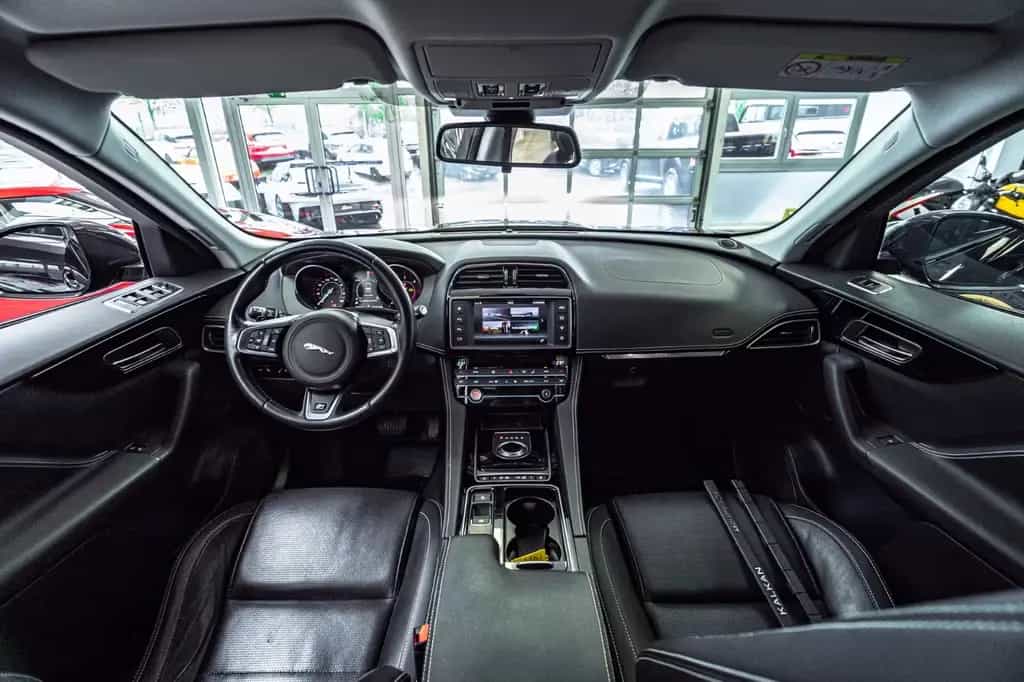 Jaguar F-Pace F-PACE R-Sport AWD 03/2017-photo-25