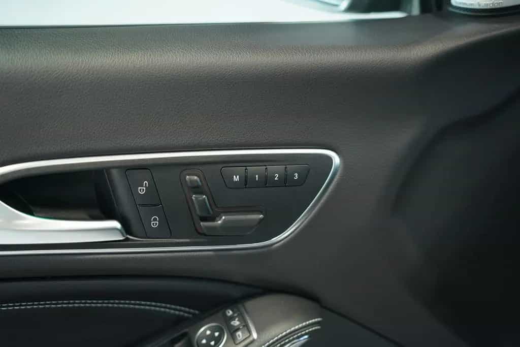 Mercedes-Benz CLA 200 Shooting Brake 2.H *Pano *H&K*Memory*ACC 06/2015-photo-27