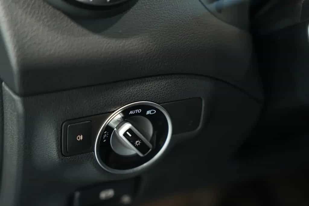 Mercedes-Benz CLA 200 Shooting Brake 2.H *Pano *H&K*Memory*ACC 06/2015-photo-30