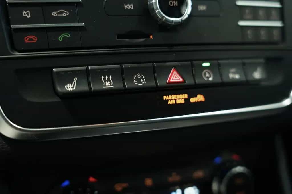 Mercedes-Benz CLA 200 Shooting Brake 2.H *Pano *H&K*Memory*ACC 06/2015-photo-33