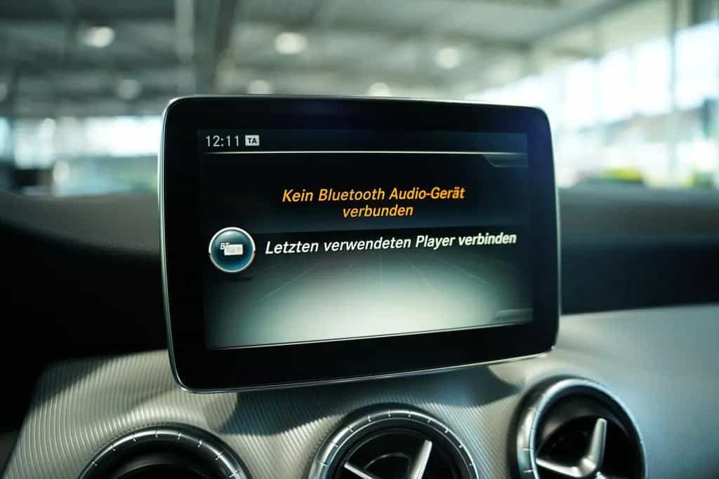 Mercedes-Benz CLA 200 Shooting Brake 2.H *Pano *H&K*Memory*ACC 06/2015-photo-36