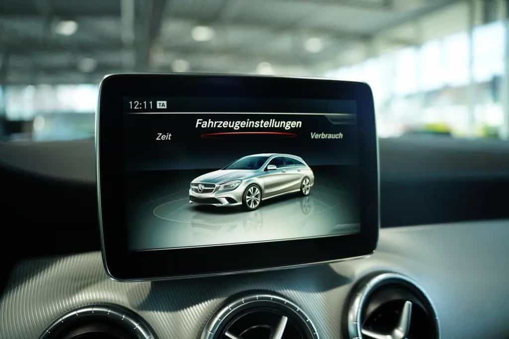 Mercedes-Benz CLA 200 Shooting Brake 2.H *Pano *H&K*Memory*ACC 06/2015-photo-37