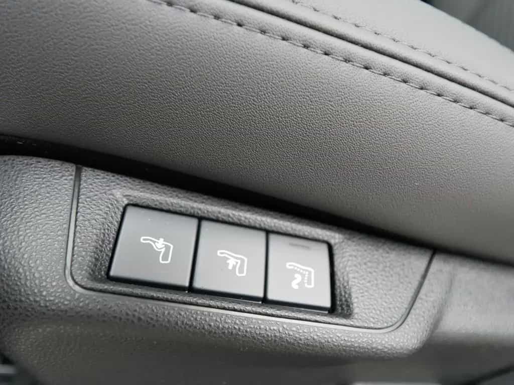 Alfa Romeo Junior IBRIDA SPECIALE 1.2 VGT 145PS DCT6 SCHIEB 11/2025-photo-15