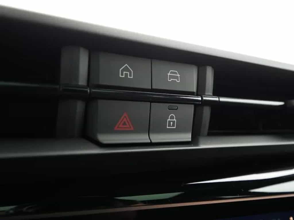 Alfa Romeo Junior IBRIDA SPECIALE 1.2 VGT 145PS DCT6 SCHIEB 11/2025-photo-36
