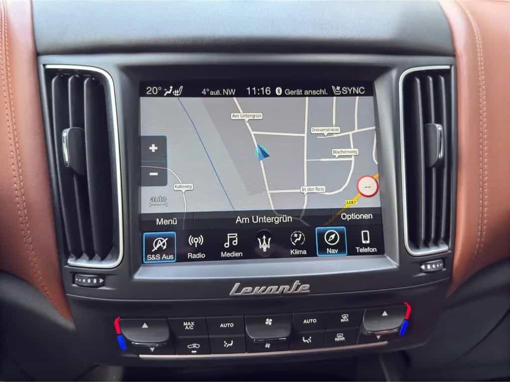 Maserati Levante GranSport S Q4*PANO*LED*SOFT*B&W*360° 07/2020-photo-14