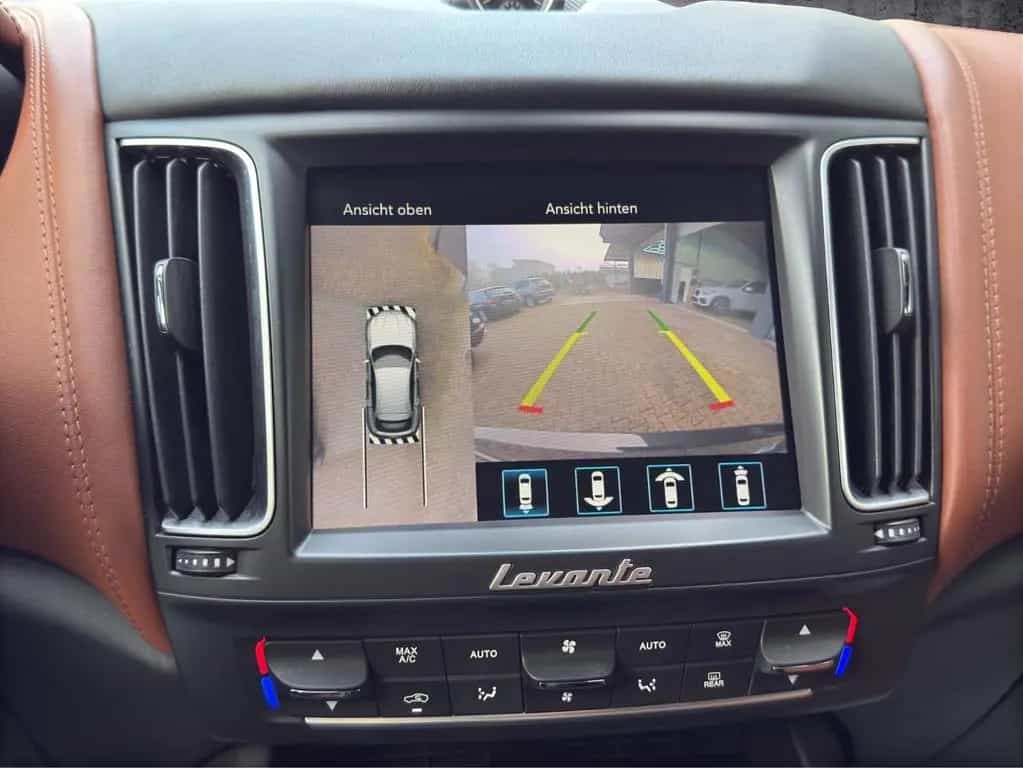 Maserati Levante GranSport S Q4*PANO*LED*SOFT*B&W*360° 07/2020-photo-15