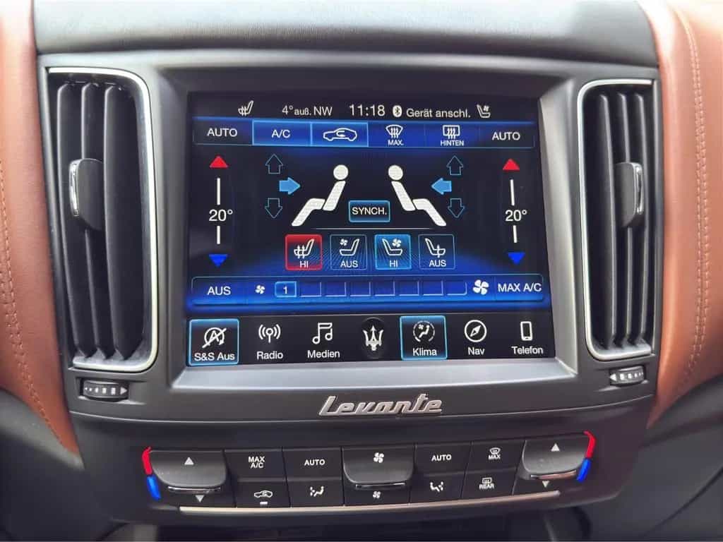 Maserati Levante GranSport S Q4*PANO*LED*SOFT*B&W*360° 07/2020-photo-17
