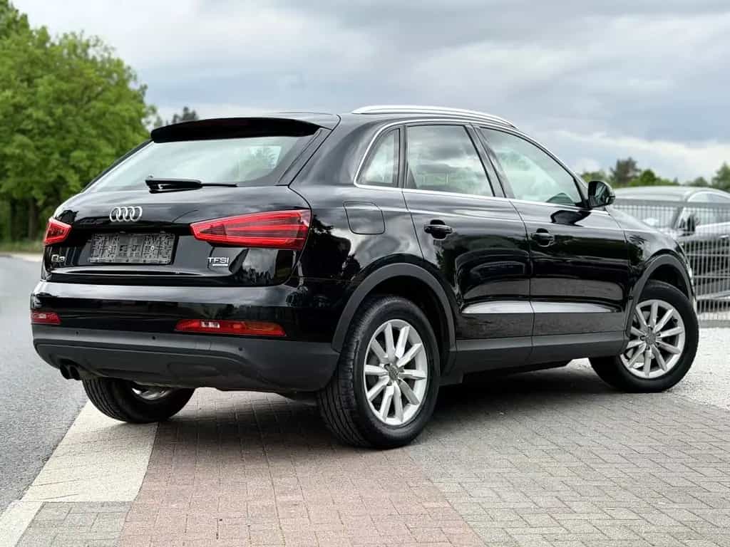 Audi Q3 2.0 TFSI quattro Unfallfrei 1. Hand *Xenon* 03/2012-photo-1