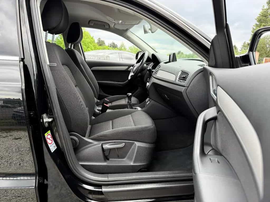 Audi Q3 2.0 TFSI quattro Unfallfrei 1. Hand *Xenon* 03/2012-photo-16