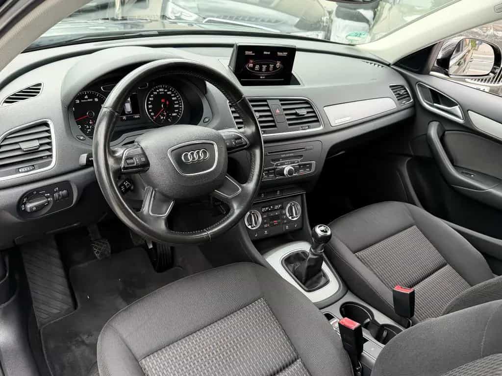 Audi Q3 2.0 TFSI quattro Unfallfrei 1. Hand *Xenon* 03/2012-photo-17
