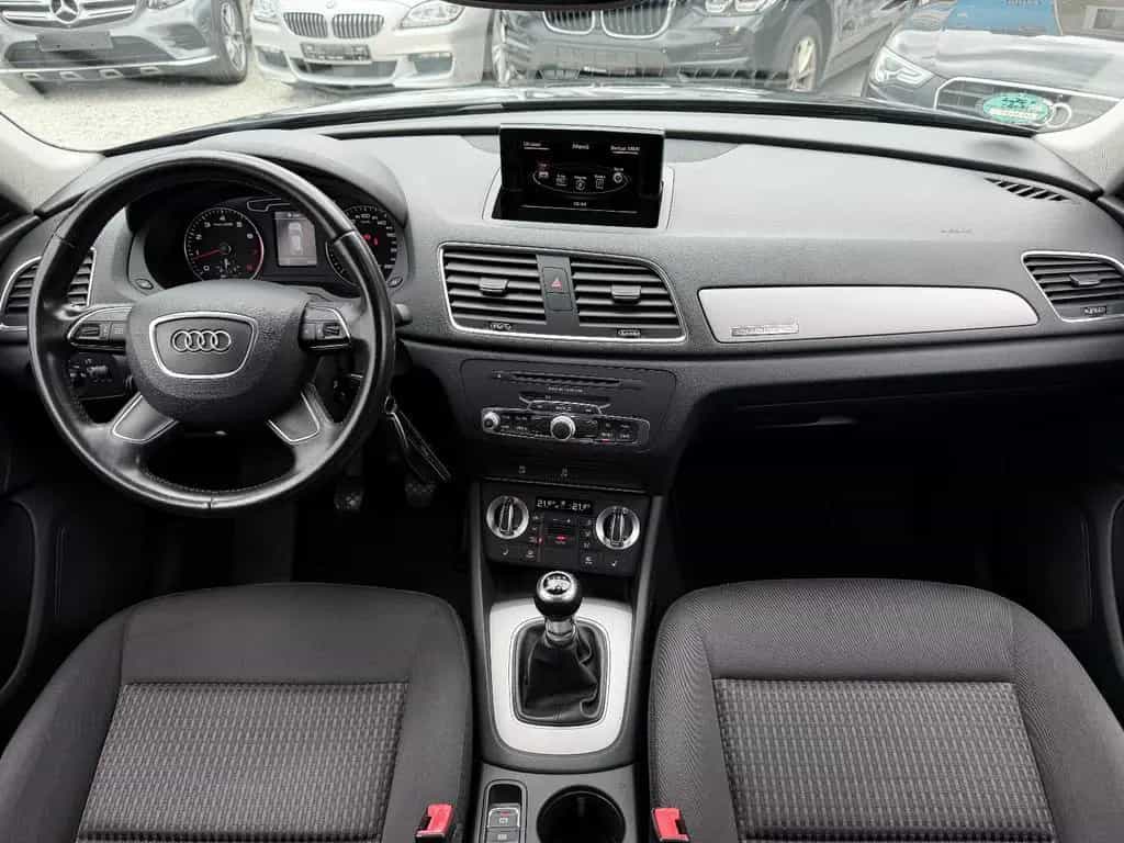 Audi Q3 2.0 TFSI quattro Unfallfrei 1. Hand *Xenon* 03/2012-photo-19